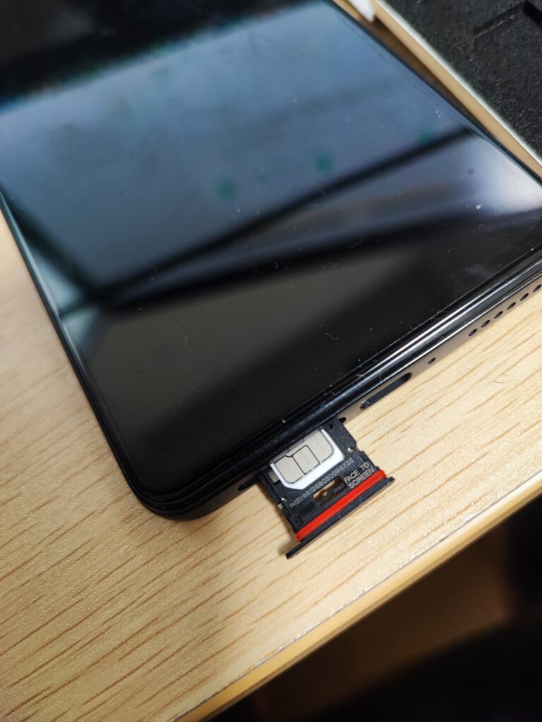 Xiaomi 11T ProのSIMカードケース