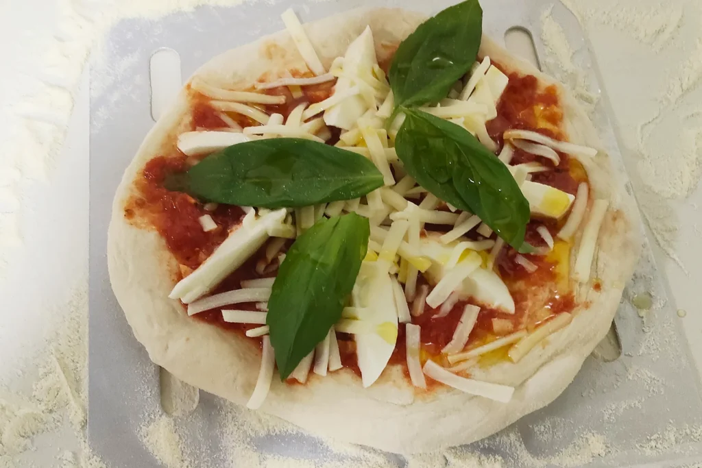 生地から作った自家製ピザの画像